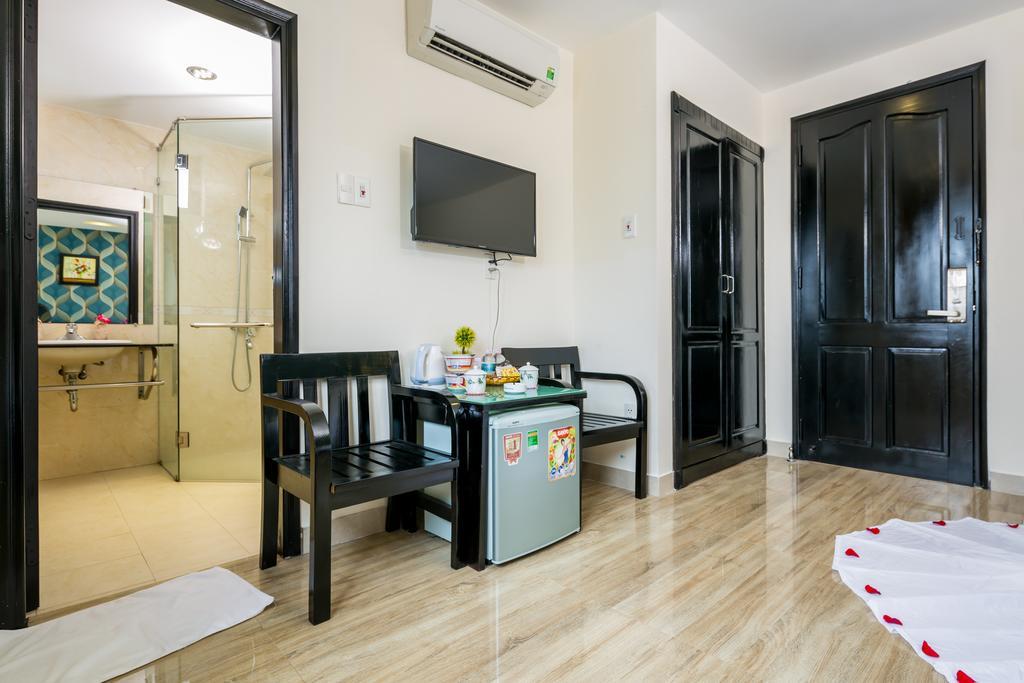 La Maison Danang Beach Hotel Bagian luar foto